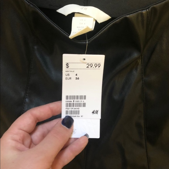 2/35 Faux leather H&M leggings NWT - Picture 4 of 4